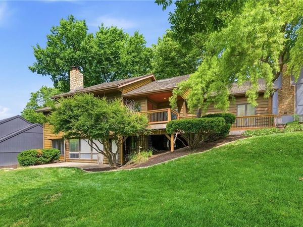 8236 PARK Street, Lenexa, KS 66215