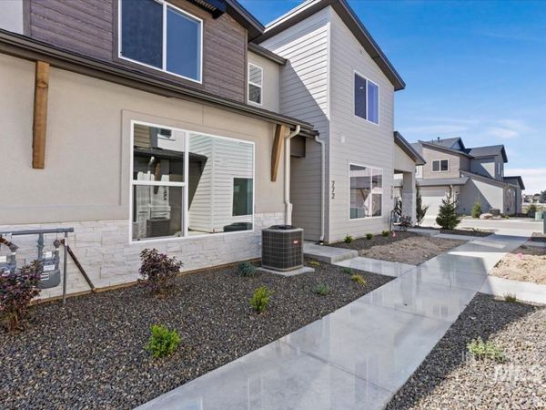 772 S Calhoun, Star, ID 83669