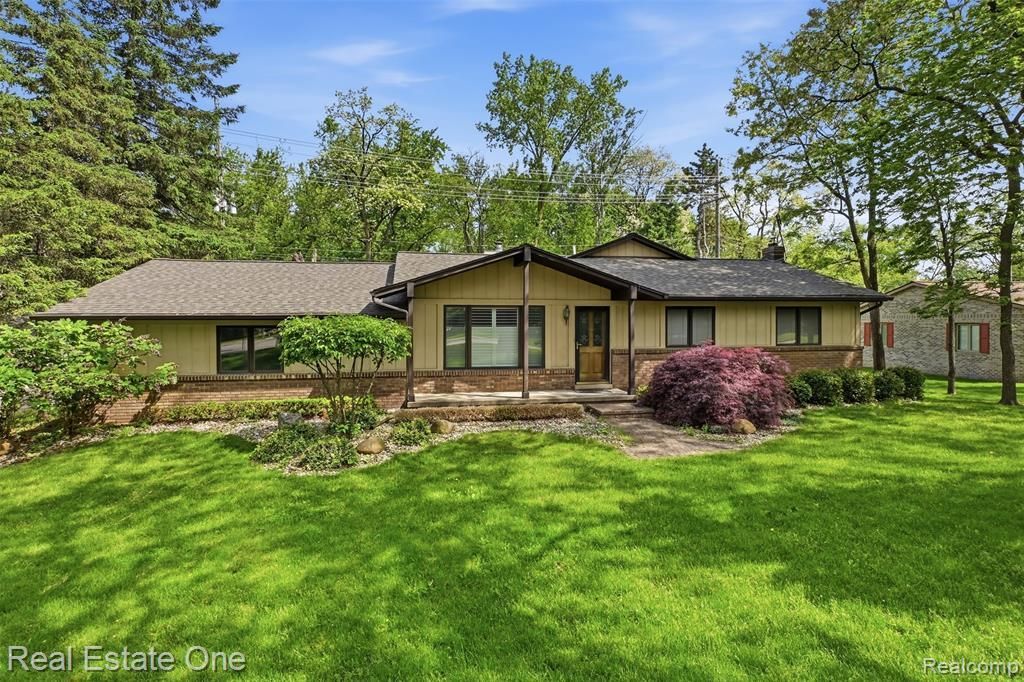 6920 Pontiac Trail, West Bloomfield Township, MI 48323 Main Photo