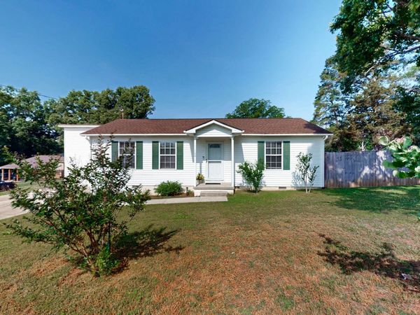 100 Waggoner St , Decherd, TN 37324