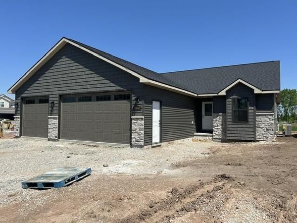 3646 E GLADIOLUS PLACE, Appleton, WI 54913