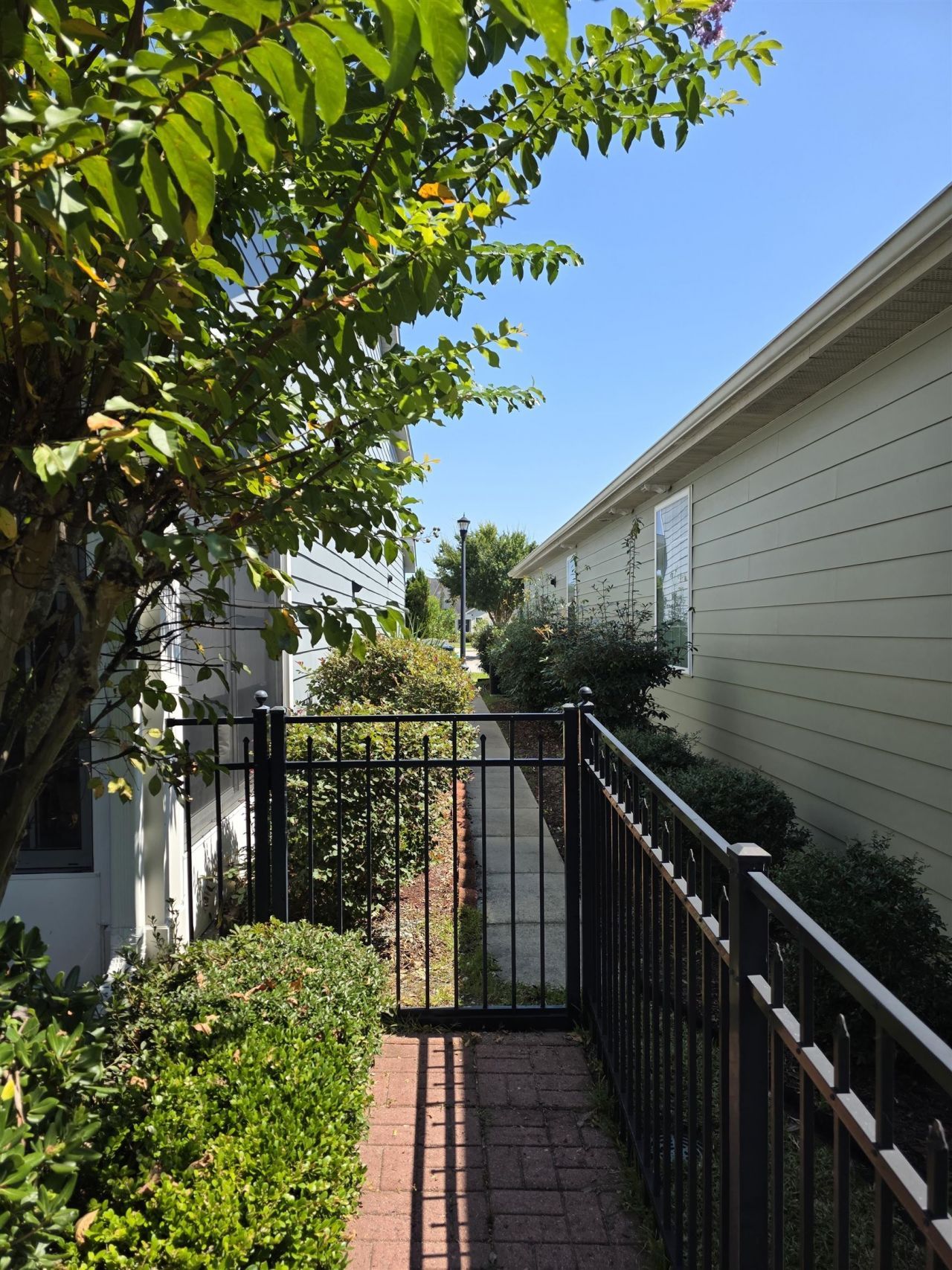 1575 Berkshire Ave.  Photo 32