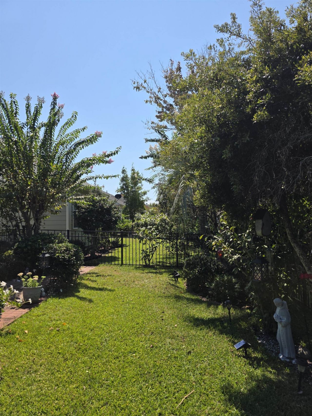 1575 Berkshire Ave.  Photo 36