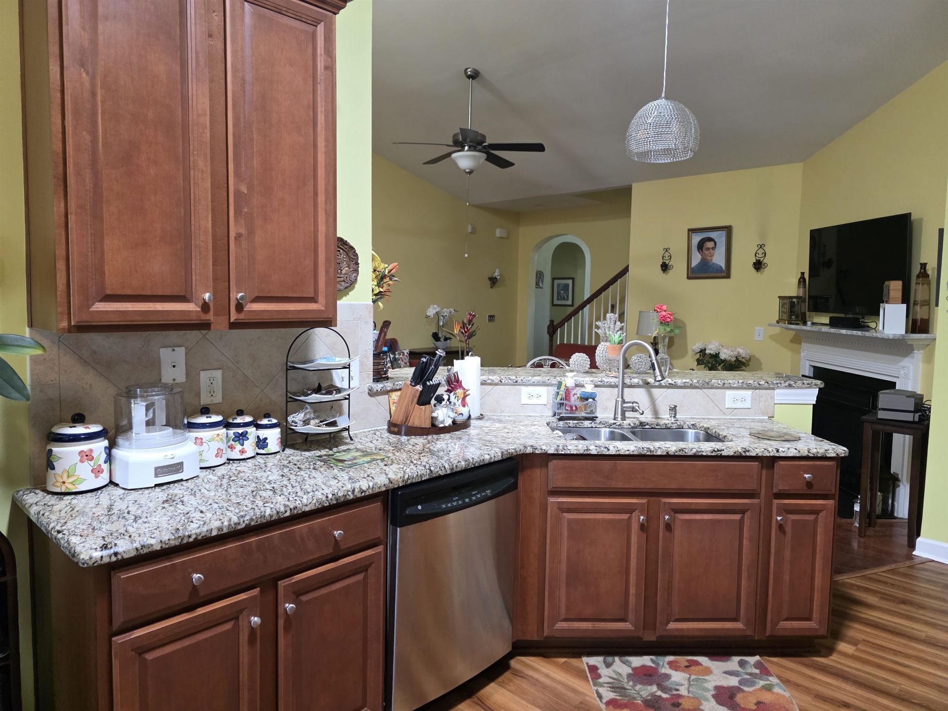1575 Berkshire Ave.  Photo 9