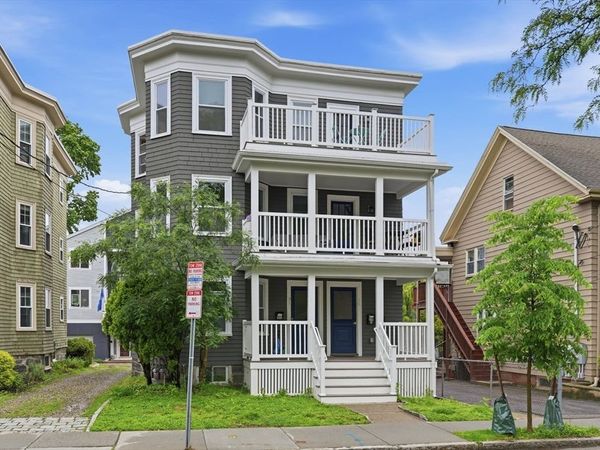 29-31 Cushing St, Unit 3, Cambridge, MA 02138