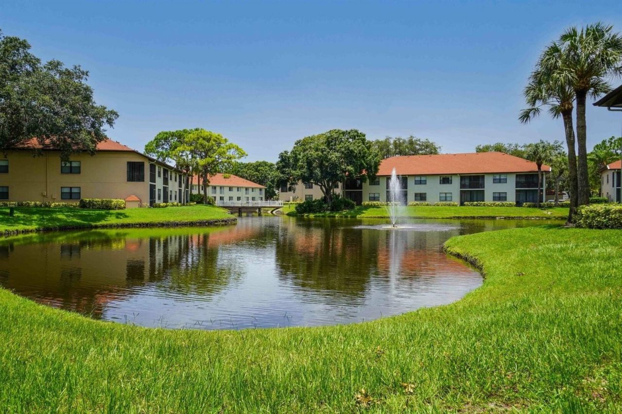 4425 45th Avenue W, Unit 101, Bradenton, FL 34210 Photo