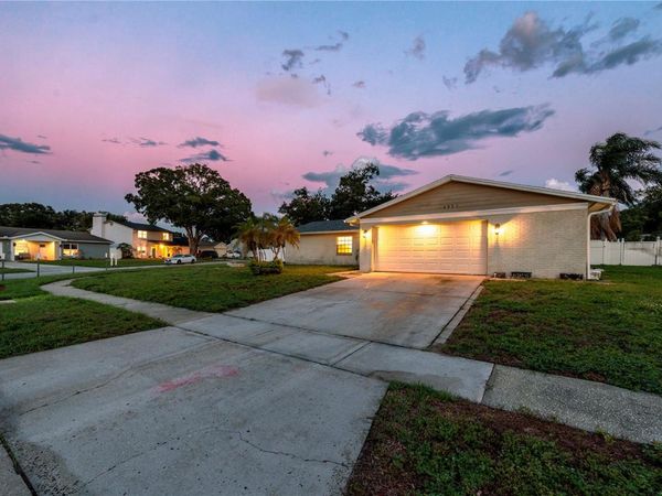 4953 PENNSBURY DRIVE, TAMPA, FL 33624