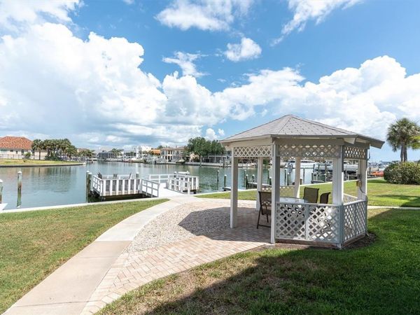 719 PINELLAS BAYWAY S, Unit 110, ST PETERSBURG, FL 33715