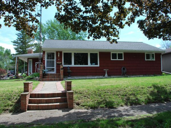 1524 N Park Street, Fairmont, MN 56031