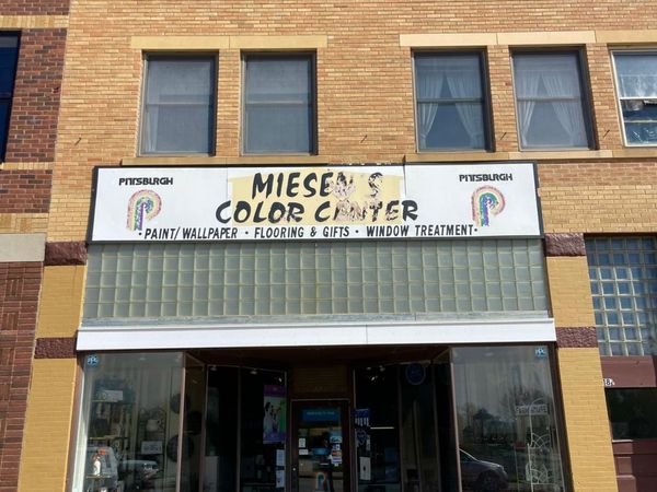 18 E Central Street , Springfield, MN 56087