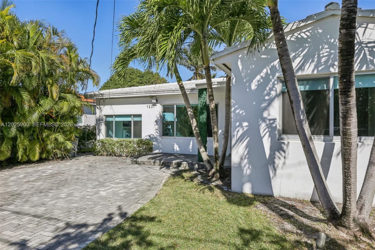 1231 Stillwater Dr , Miami Beach, FL 33141 Photo