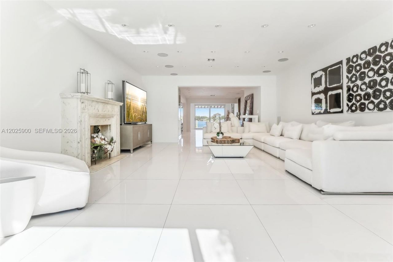 1231 Stillwater Dr , Miami Beach, FL 33141 Photo