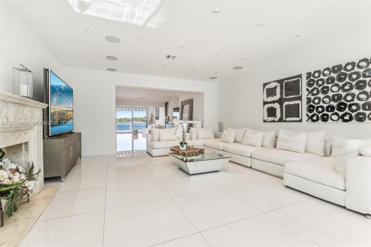 1231 Stillwater Dr , Miami Beach, FL 33141 Photo