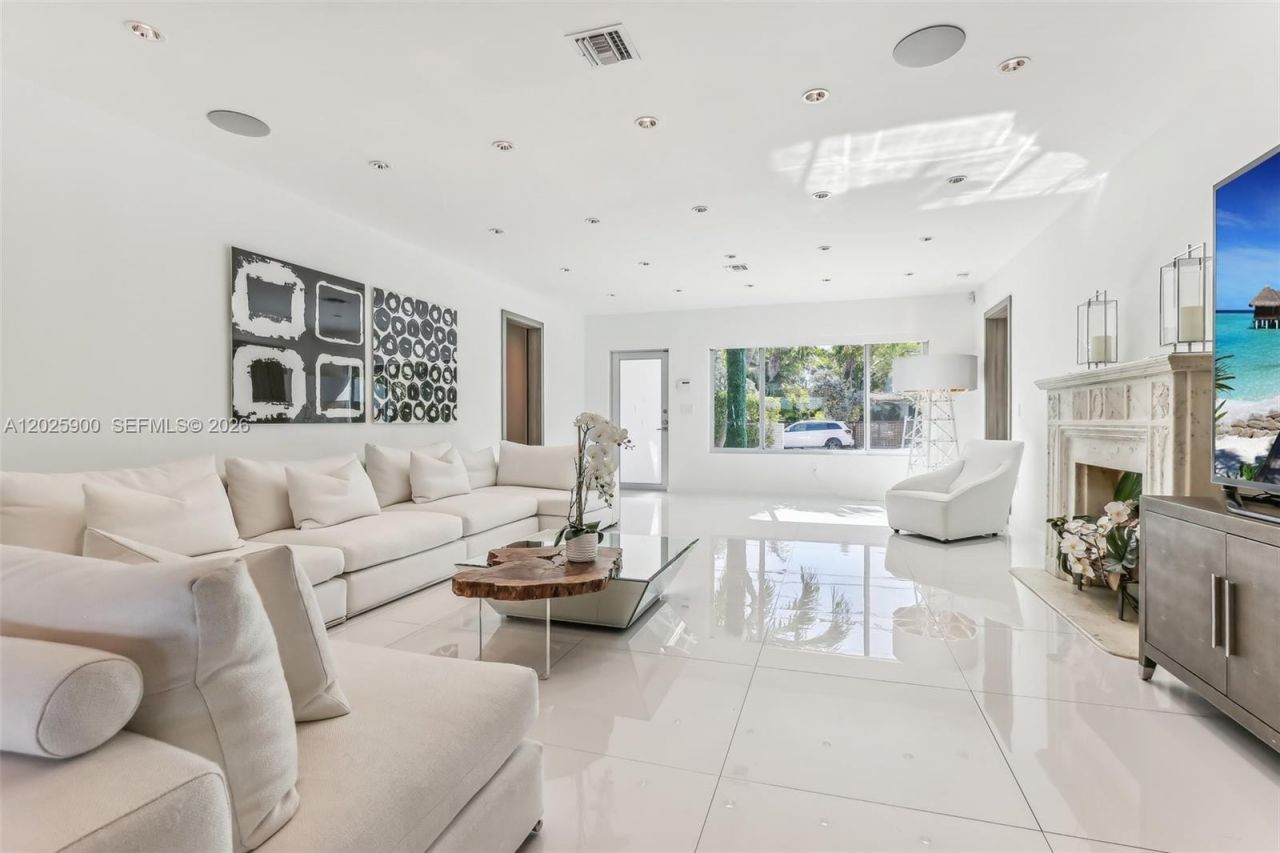 1231 Stillwater Dr , Miami Beach, FL 33141 Photo
