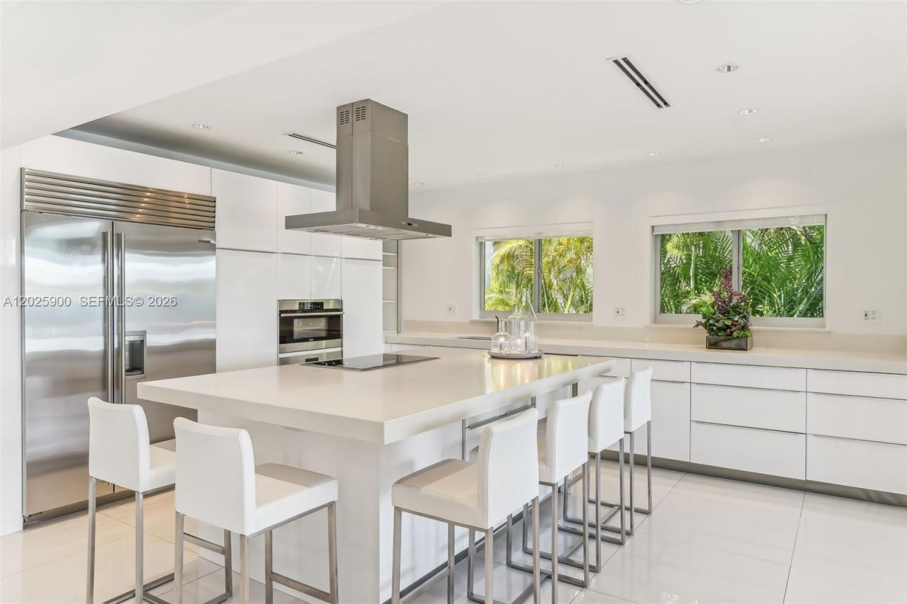 1231 Stillwater Dr , Miami Beach, FL 33141 Photo