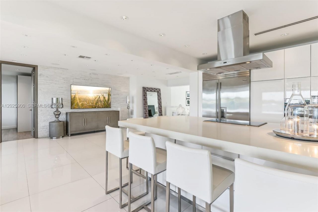 1231 Stillwater Dr , Miami Beach, FL 33141 Photo
