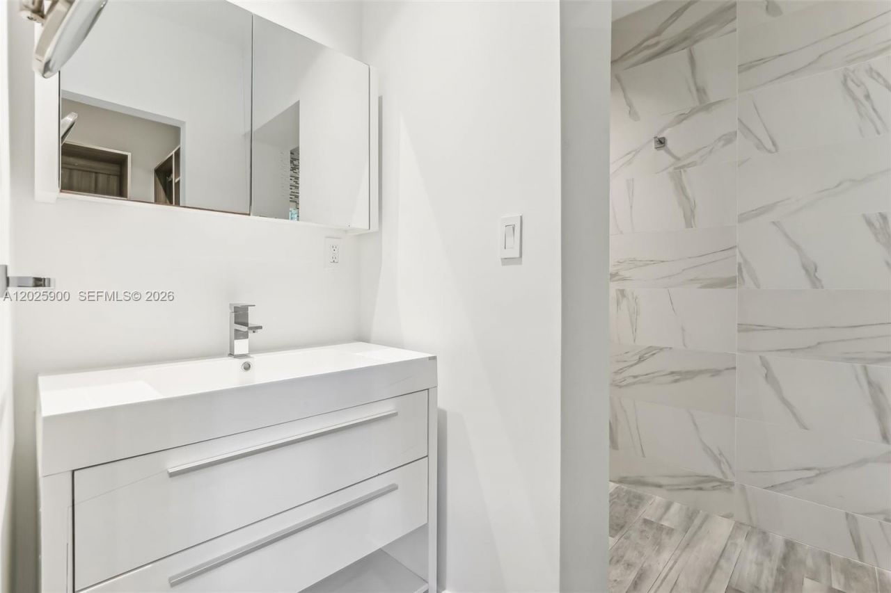 1231 Stillwater Dr , Miami Beach, FL 33141 Photo