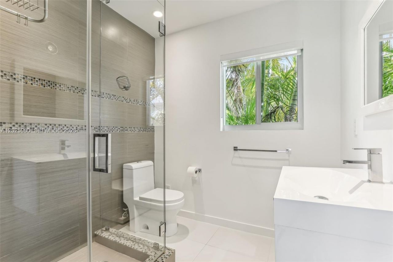 1231 Stillwater Dr , Miami Beach, FL 33141 Photo