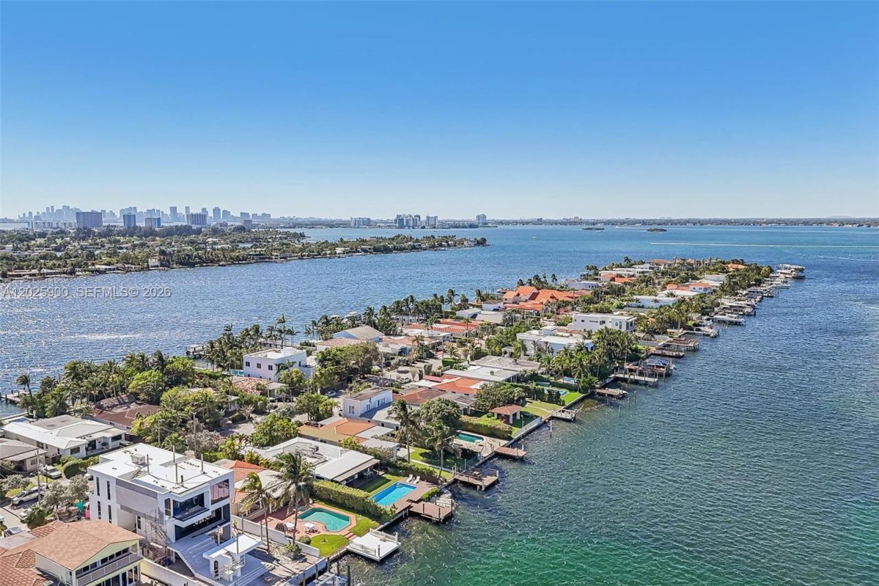 1231 Stillwater Dr , Miami Beach, FL 33141 Photo