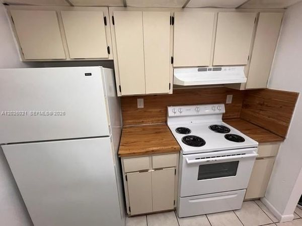 6995 NW 186th St , Unit E301, Hialeah, FL 33015