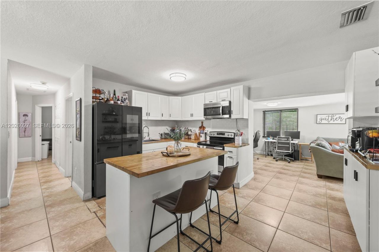 1611 SW 67th Ave , North Lauderdale, FL 33068 Photo