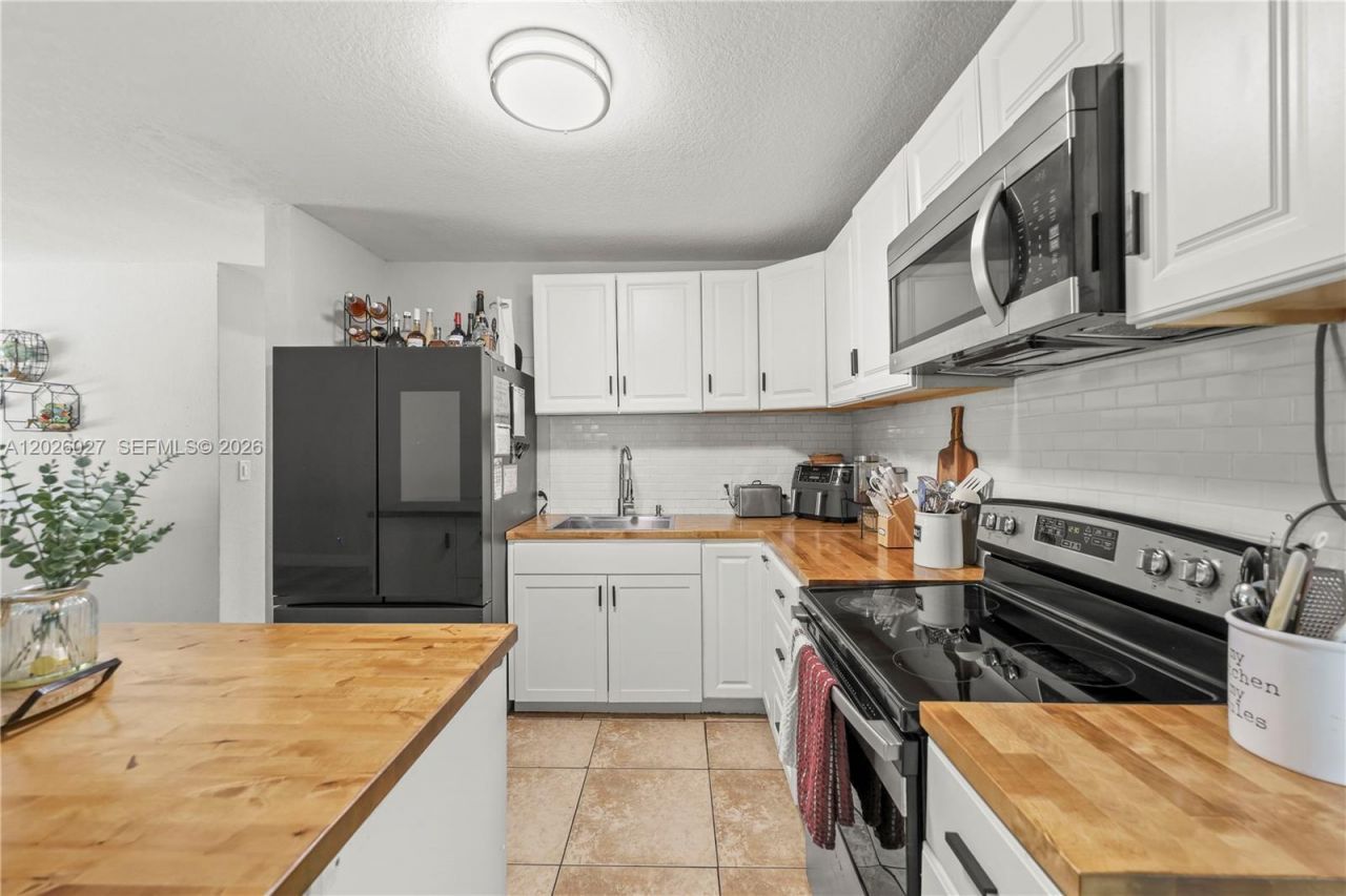 1611 SW 67th Ave , North Lauderdale, FL 33068 Photo