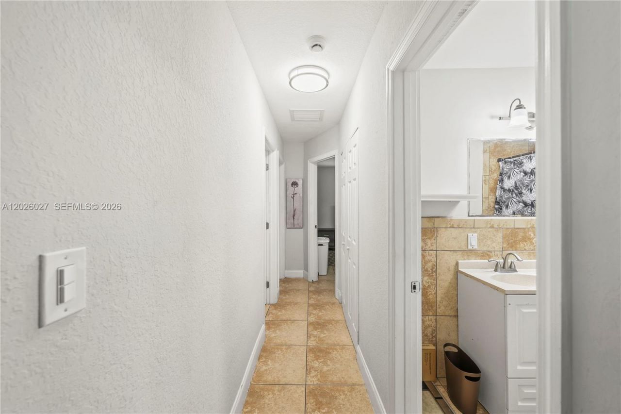 1611 SW 67th Ave , North Lauderdale, FL 33068 Photo