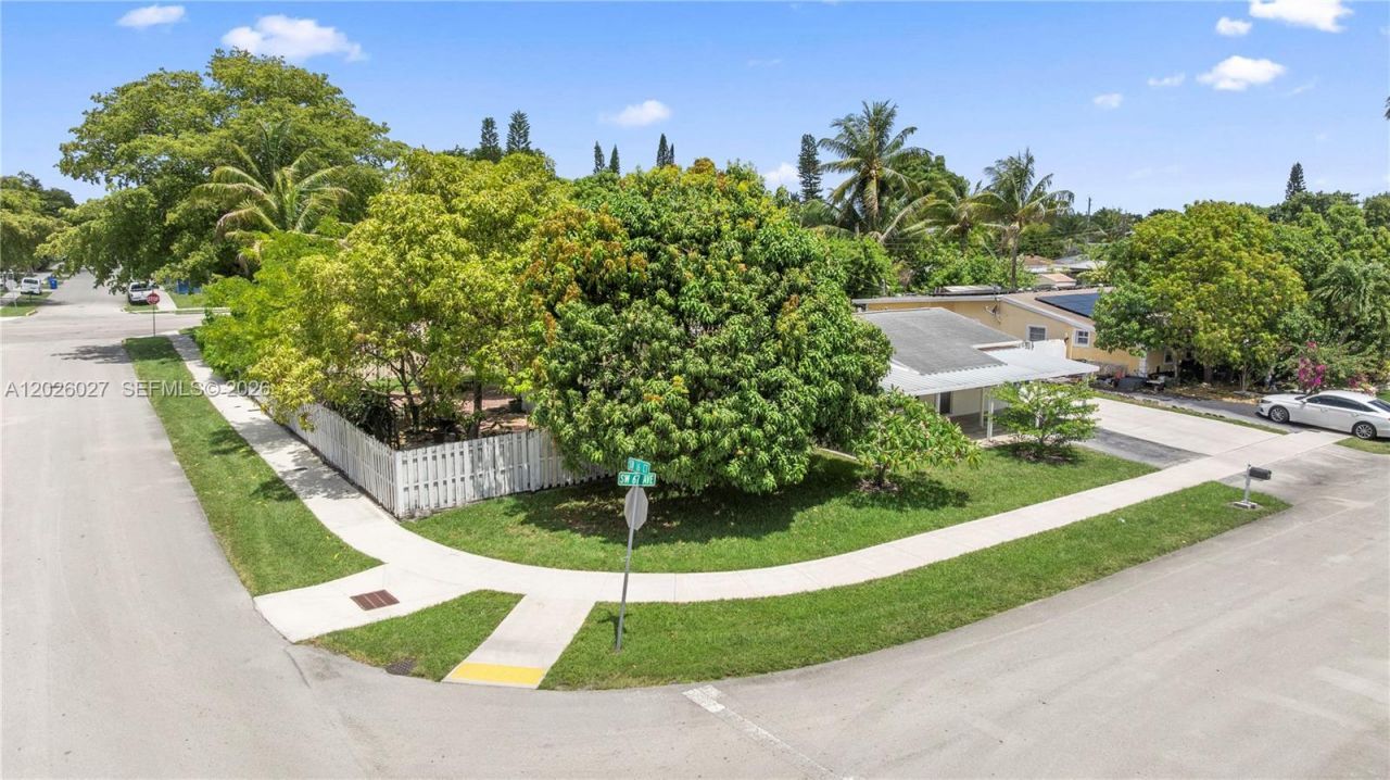 1611 SW 67th Ave , North Lauderdale, FL 33068 Photo