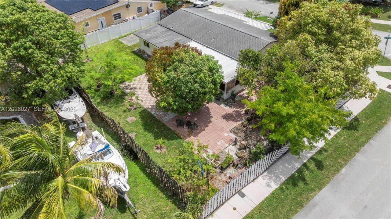 1611 SW 67th Ave , North Lauderdale, FL 33068 Photo