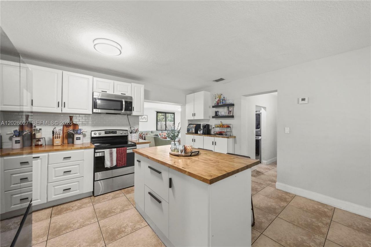 1611 SW 67th Ave , North Lauderdale, FL 33068 Photo