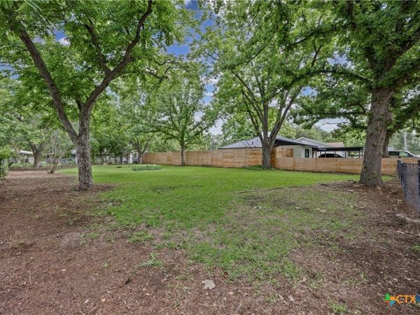 943 Field Street , San Marcos, TX 78666