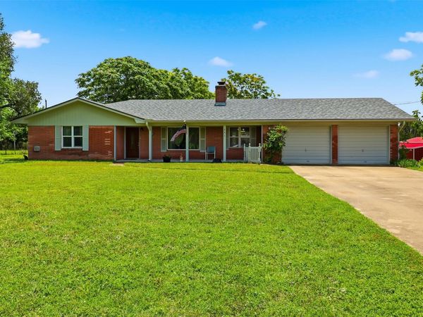 241 Hilltop DR, Burnet, TX 78611