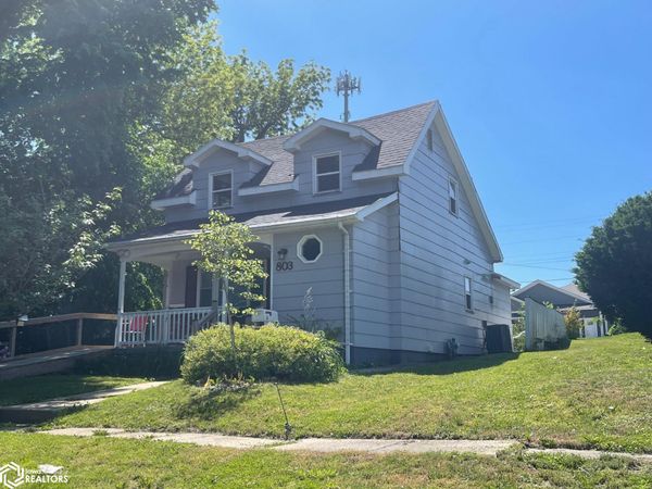 803 Center Street, Grinnell, IA 50112