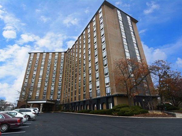 1 Renaissance Place , Unit 104, Palatine, IL 60067
