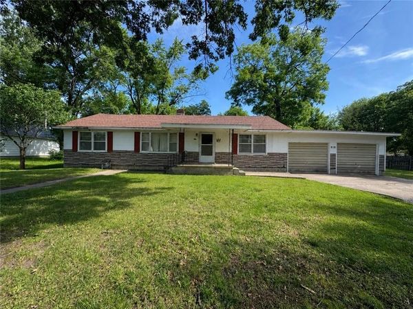 819 W Pine Street, Columbus, KS 66725