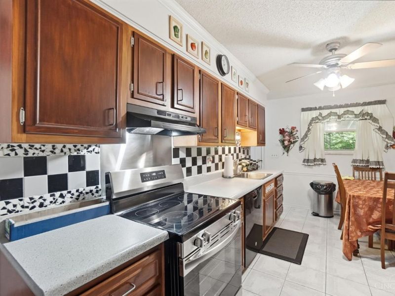 942 Goodhue Circle, Forest Park, OH 45250 Photo 10