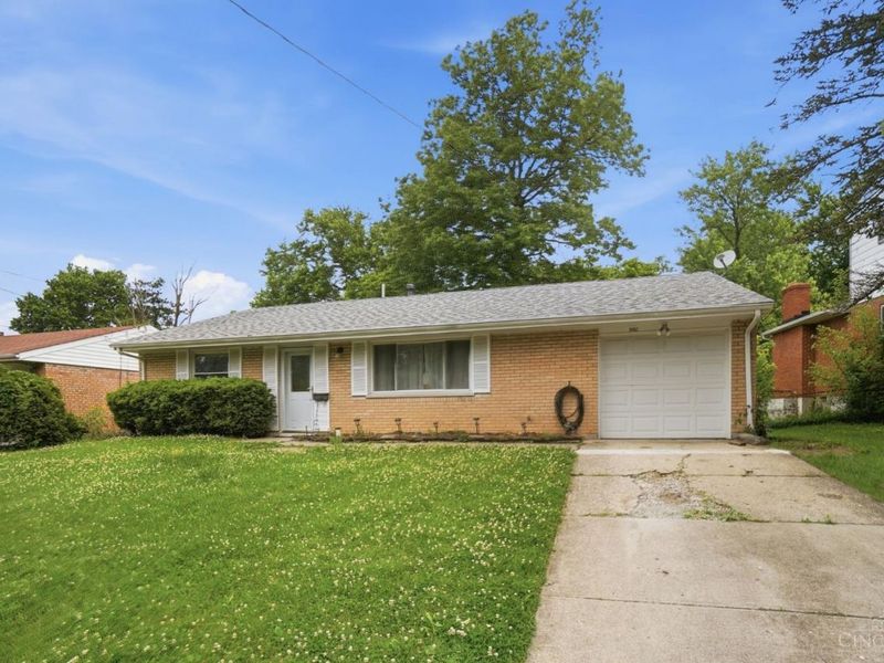 942 Goodhue Circle, Forest Park, OH 45250 Photo 2