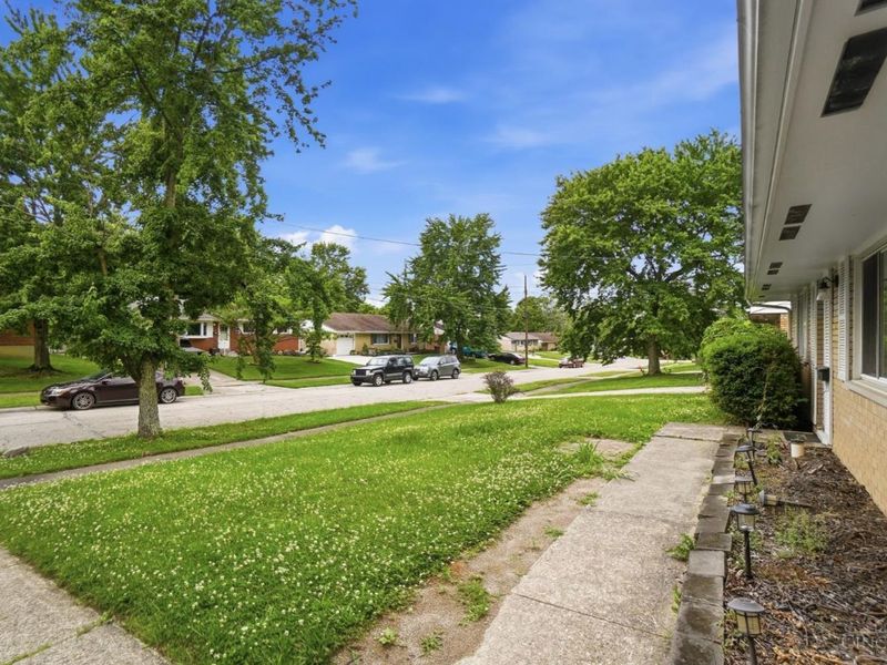 942 Goodhue Circle, Forest Park, OH 45250 Photo 5