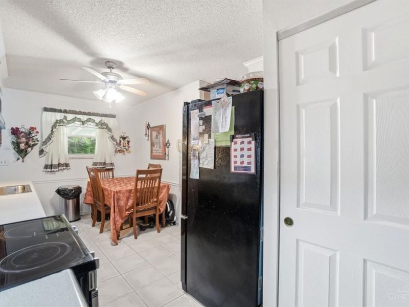 942 Goodhue Circle, Forest Park, OH 45250 Photo 9
