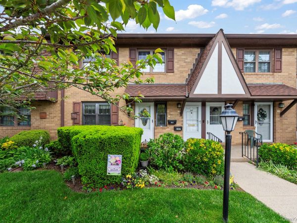 248 Mariners Way , Copiague, NY 11726