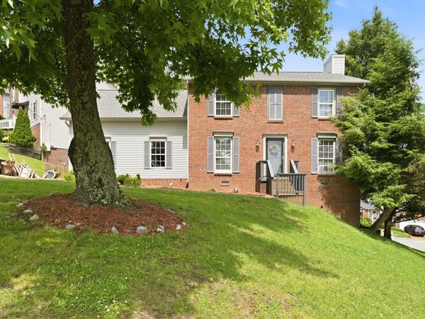 1716 Champions Dr, Nashville, TN 37211