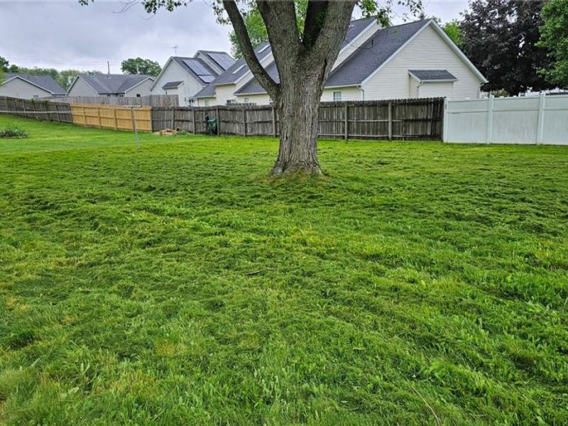 2010 38th Street NE, Canton, OH 44705 Photo 2