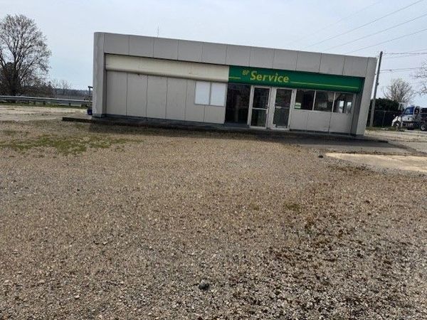 1206 BUTLER AVE - RT 422, New Castle, PA 16101