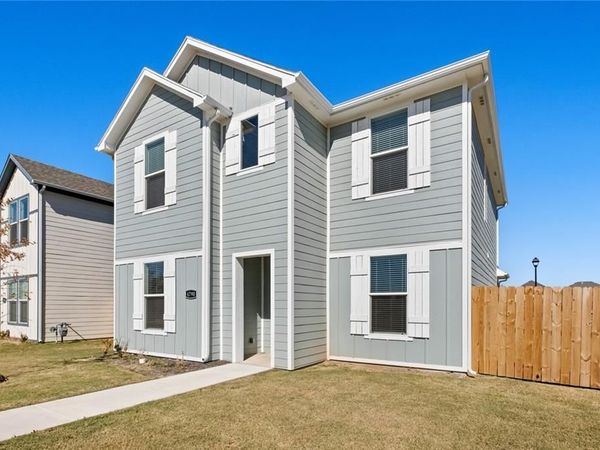 4790 W Planetree Street , Fayetteville, AR 72704