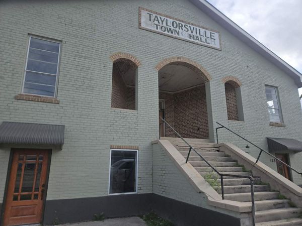 125 Eaton St., Taylorsville, MS 39168