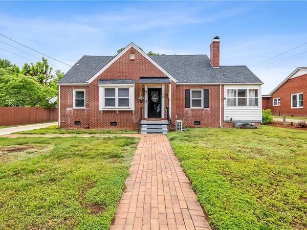 902 Wentworth Street , Reidsville, NC 27320
