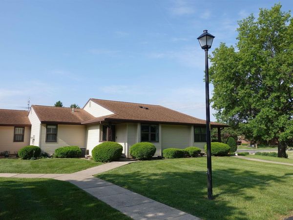 255 S SOANGETAHA Road, Unit 102, Galesburg, IL 61401