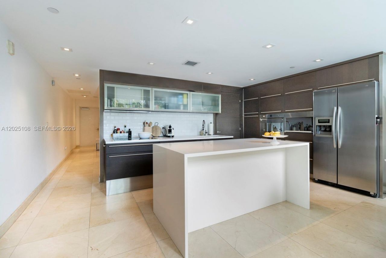 6000 Collins Ave, Unit 108, Miami Beach, FL 33140 Photo