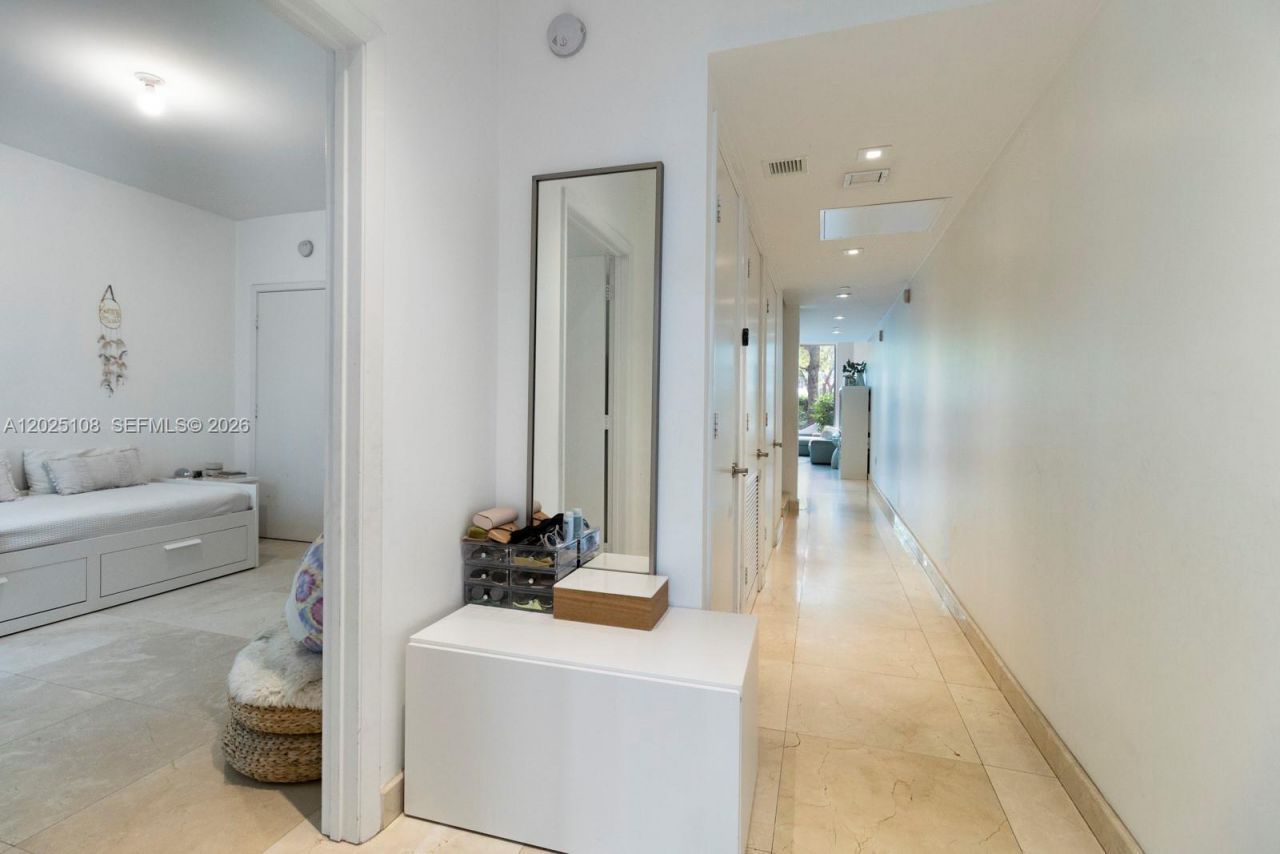 6000 Collins Ave, Unit 108, Miami Beach, FL 33140 Photo