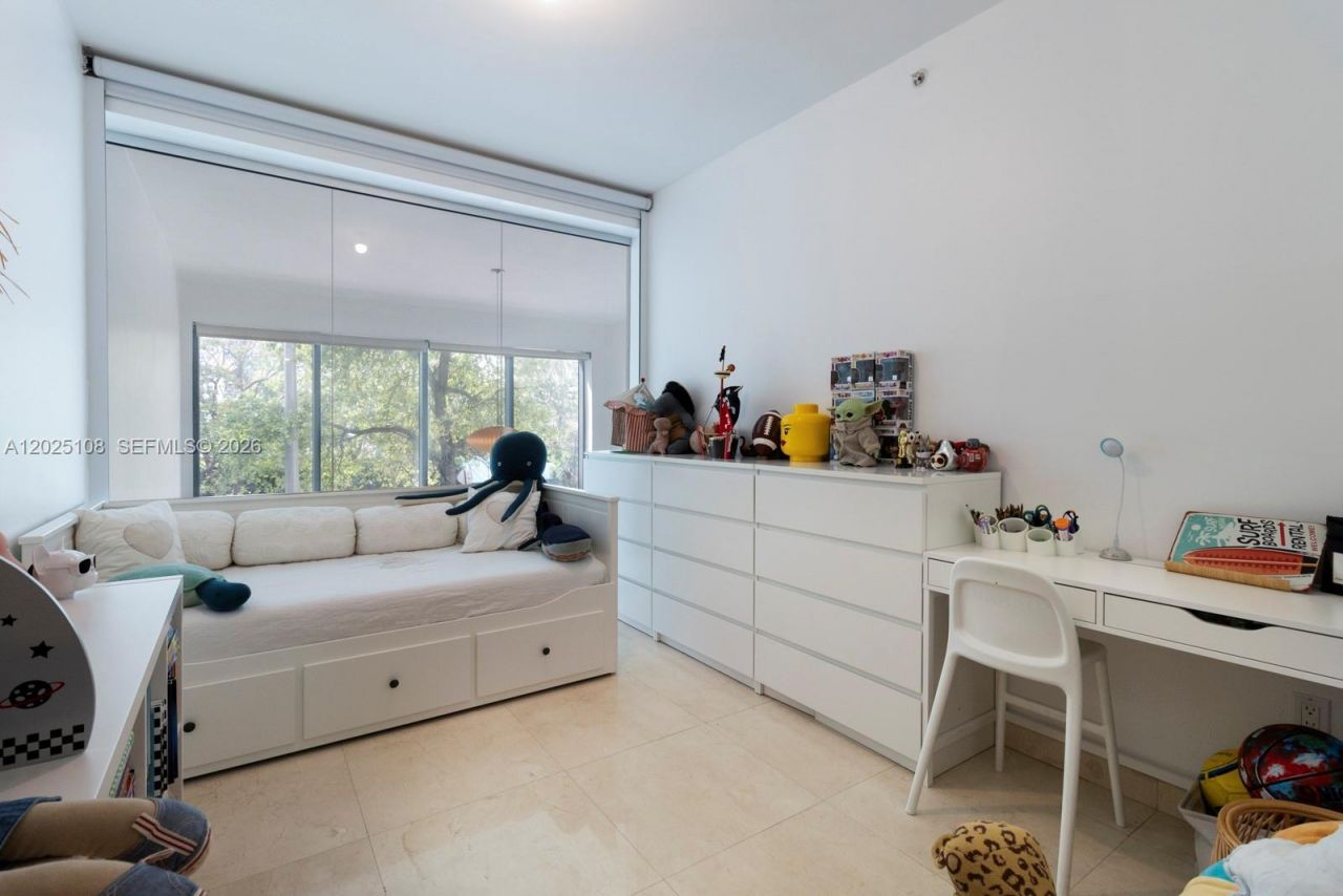 6000 Collins Ave, Unit 108, Miami Beach, FL 33140 Photo